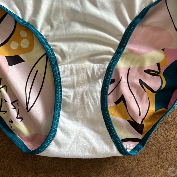 Ollie Gray Post Partum Undies - Picture 4 of 7